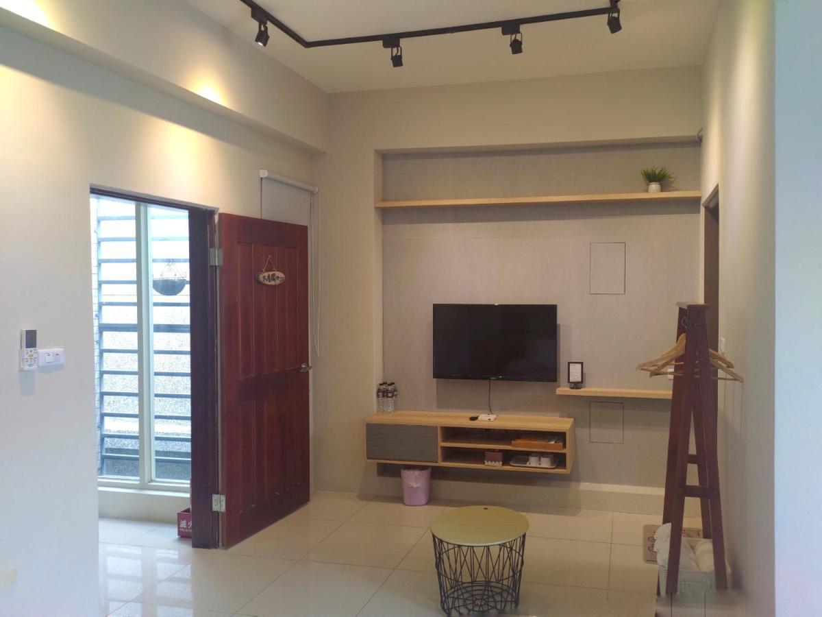 Railway Traveler B&B T'ai-tung Dış mekan fotoğraf