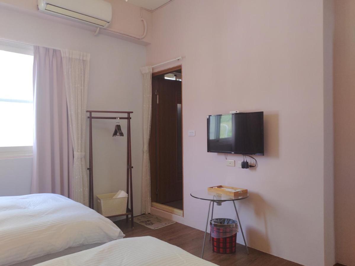 Railway Traveler B&B T'ai-tung Dış mekan fotoğraf