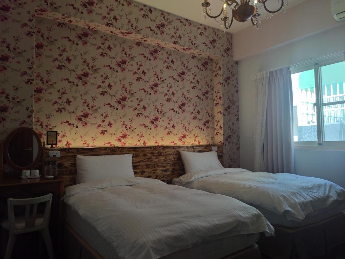 Railway Traveler B&B T'ai-tung Dış mekan fotoğraf